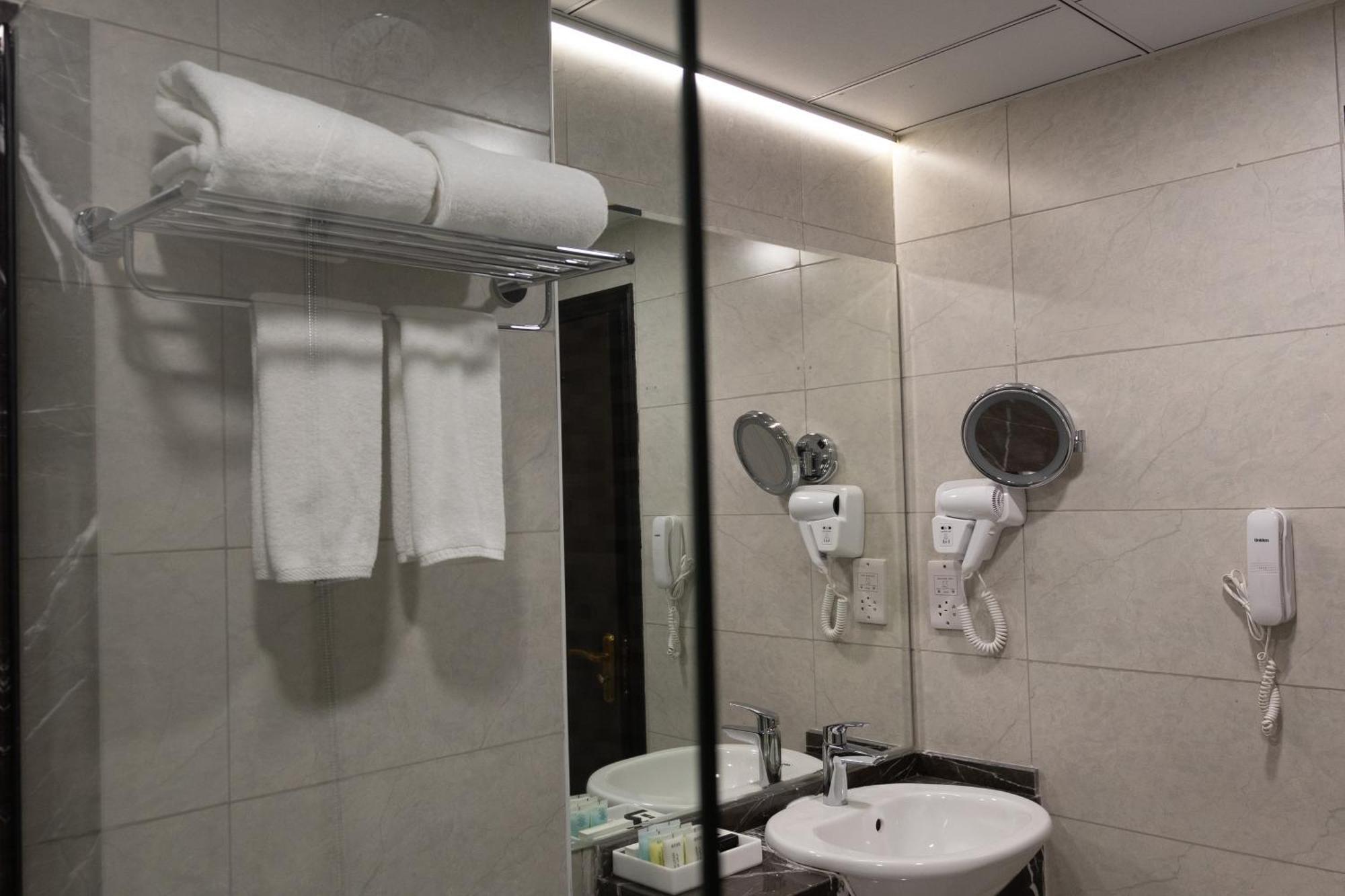 Vendome Plaza Hotel Dubai Luaran gambar